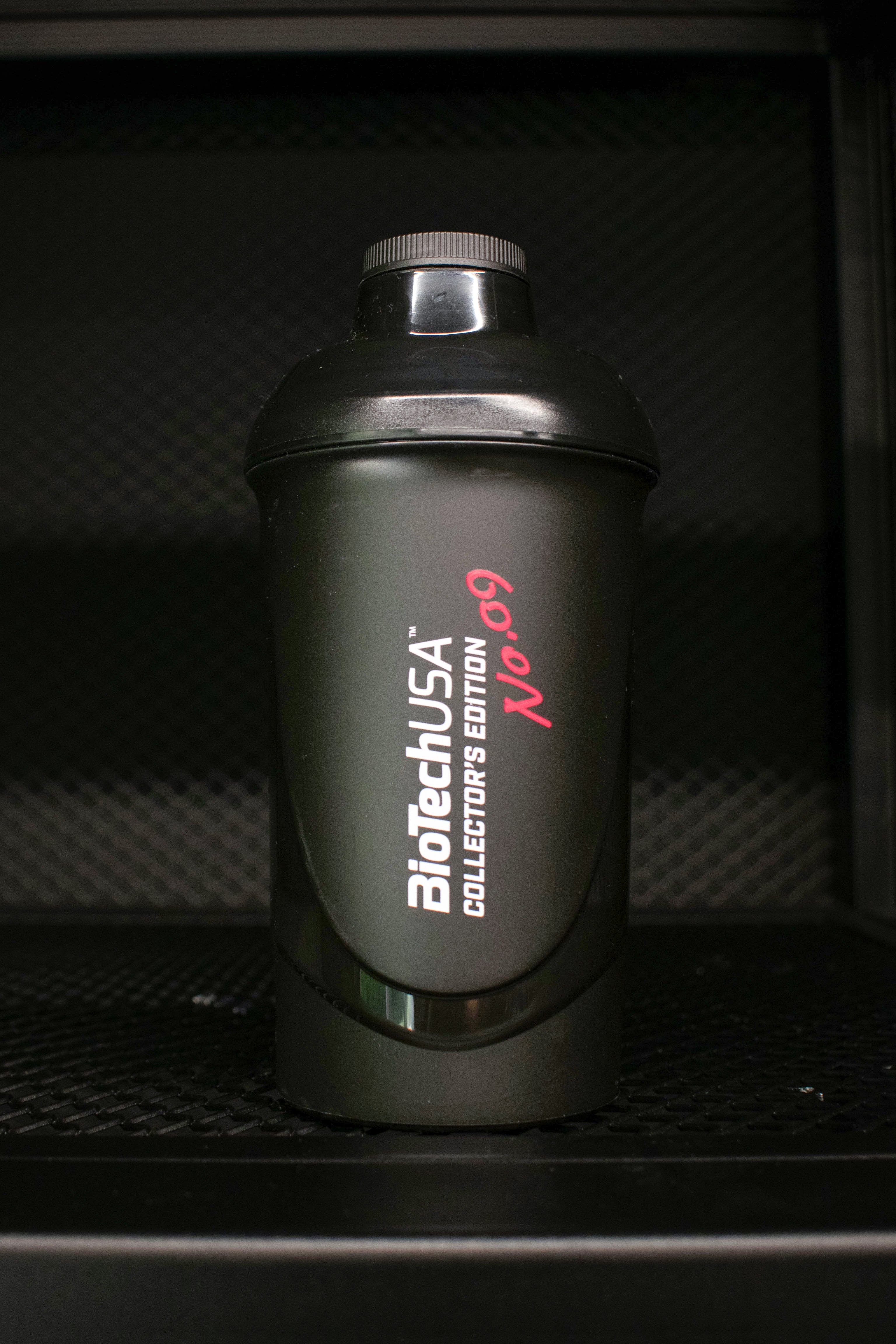 Limitált kiadású, gyűjthető shaker (Sárkánygyümölcs-licsi) - 600 ml